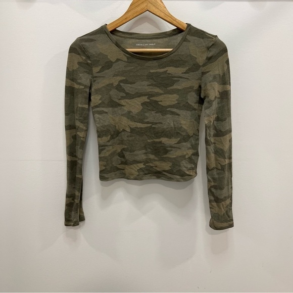 𝅺AMERICAN Eagle camouflage long sleeve crop tee - Picture 3 of 4